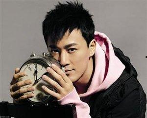 娱乐圈吃瓜男的是谁,揭秘“吃瓜男”的真实身份